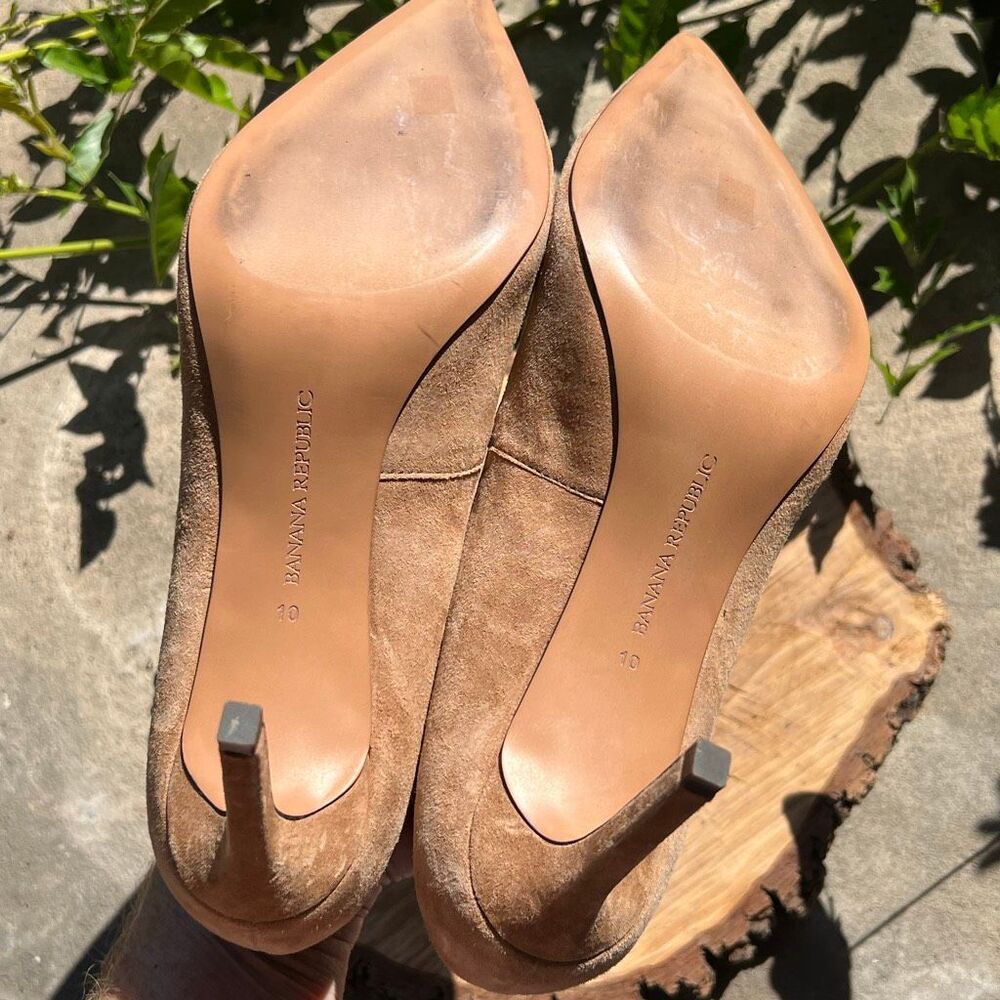 Banana Republic Madison Suede Pumps in Camel Size 10 - Picture 6 of 6